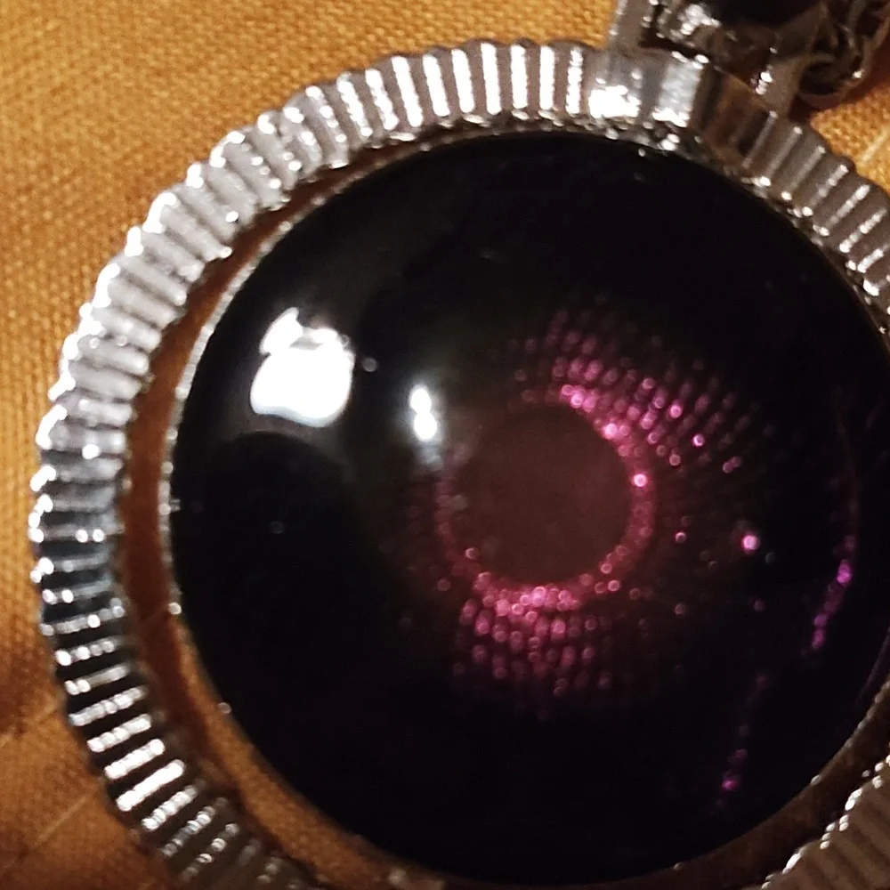 Beautiful eclipse necklace - Picture 4 of 7